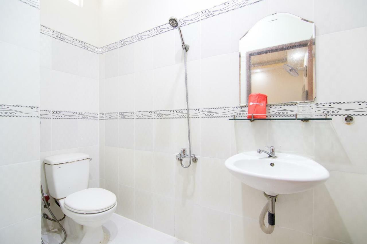 Hotel Reddoorz Near Mien Tay Bus Station 2